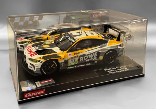 Carrera Digital 124 BMW M4 GT3 « ROWE Racing, No.98 », Nürburgring 24H 2025 – Voiture pour circuit à l'échelle 1:24 avec feux avant, arrière et feux de freinage – Convient aux enfants de 10 ans et