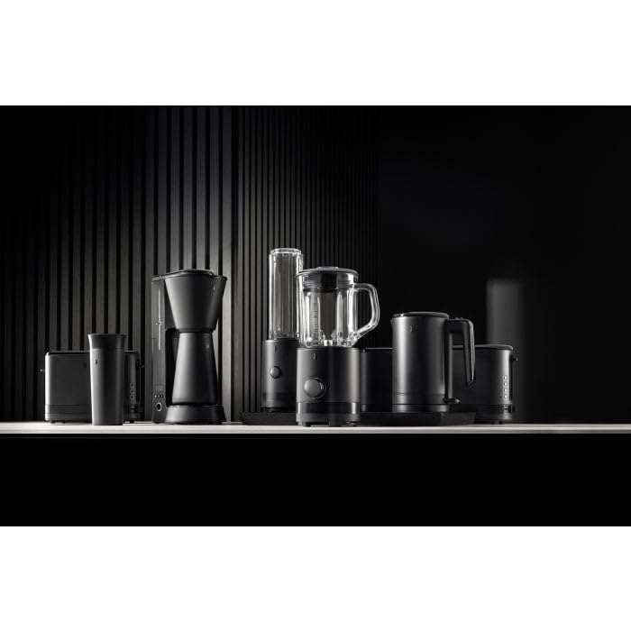 WMF Kitchenminis Aroma - Cafetera de filtro con jarra isotérmica, 870 W, taza isotérmica para llevar, pequeña máquina de café para llevar, temporizador, acero inoxidable, color negro mate