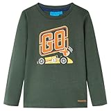 Ce t-shirt vert foncé a un imprimé de voiture de course jaune