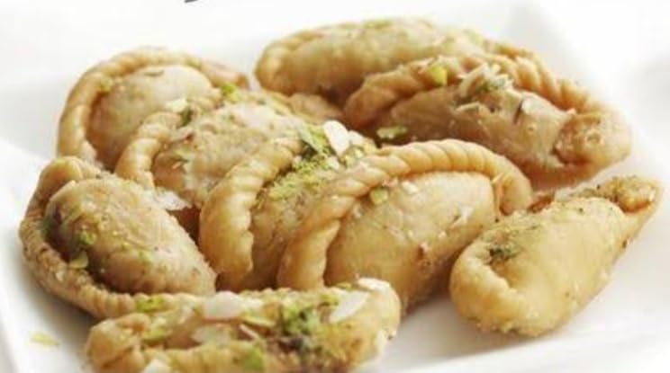 Jaggi Sweets Desi Ghee Special Fruit Mawa Gujia Gifts Festival Box Pack Of 500gm