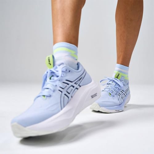 Image of Feetures Elite Ultra Light Cushion Quarter - Sport Sock with Targeted Compression
