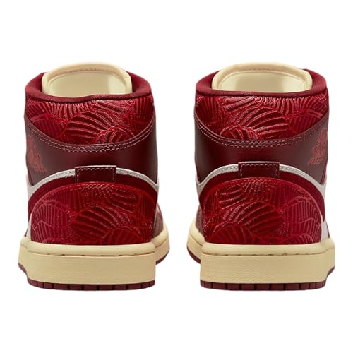 Image of Nike Dunk Low SE Women's Trainers