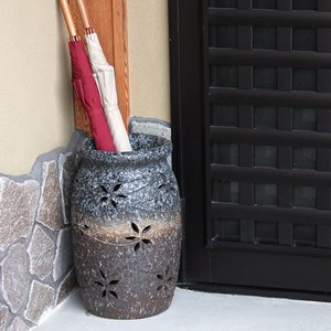Amazon｜信楽焼 花彫傘立て しがらき焼 笠立て 陶器 おしゃれ kt-0109