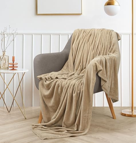 Couverture polaire camel idéale pour cocooning sur lit simple ou canapé