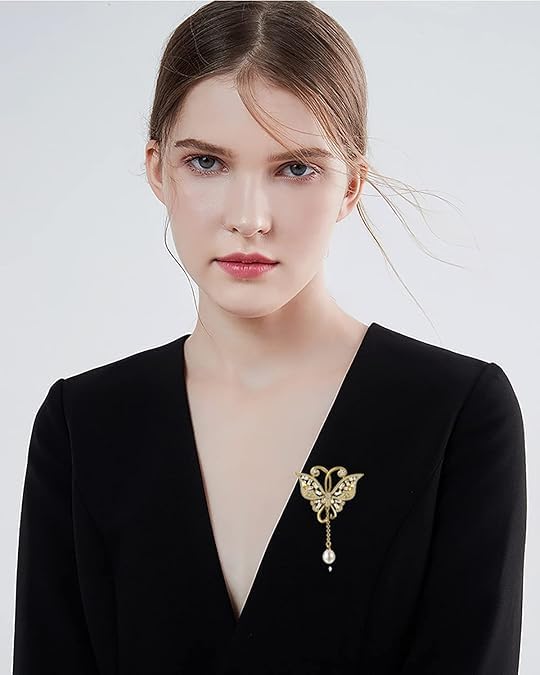 Cowlyn Butterfly Brooches and Pins for Women, Pearl Pendant Rhinestones 18K Gold Brooch Pins for Party Wedding Clothes Accessories Jewelry by Cowlyn - Used condition - US$11.24