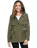【Chaquetas impermeables y a prueba de viento】Las chaquetas impermeables ligeras son fáciles de manejar con lluvia ligera y viento fuerte. Y puede protegerte cuando hay lluvia ligera / viento fuerte / sol. Nota: no para lluvia torrencial. Esenciales para guardarropas de mujer.