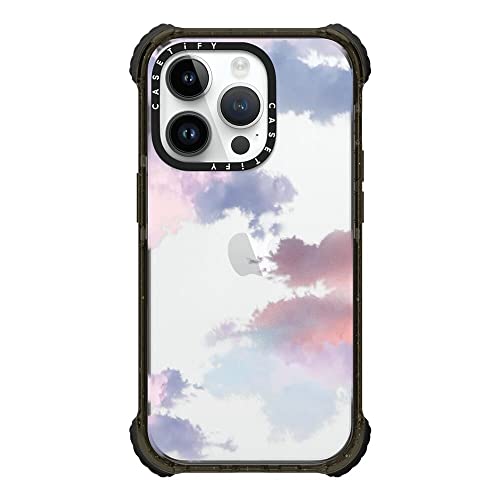 Évitez les bris d'écran avec la coque iPhone 14 Pro Casetify Nuages