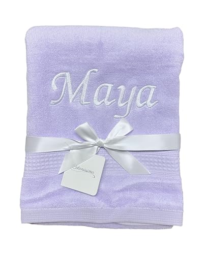 KIDDI-MEDIA Handtuch mit personalisierter Bestickung wie z.B. Name/Verschiedene Größen und Farben | 500 g/m² | 100% Baumwolle Frottier (Lavendel, 50 x 100 cm)