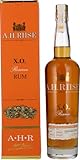 Color: oro. Nariz: Frutal, naranjas, mango, papaya, vainilla. Sabor: Fino, afrutado, vainilla. Acabado: Larga duración, suave, aterciopelado, afrutado, dulce.