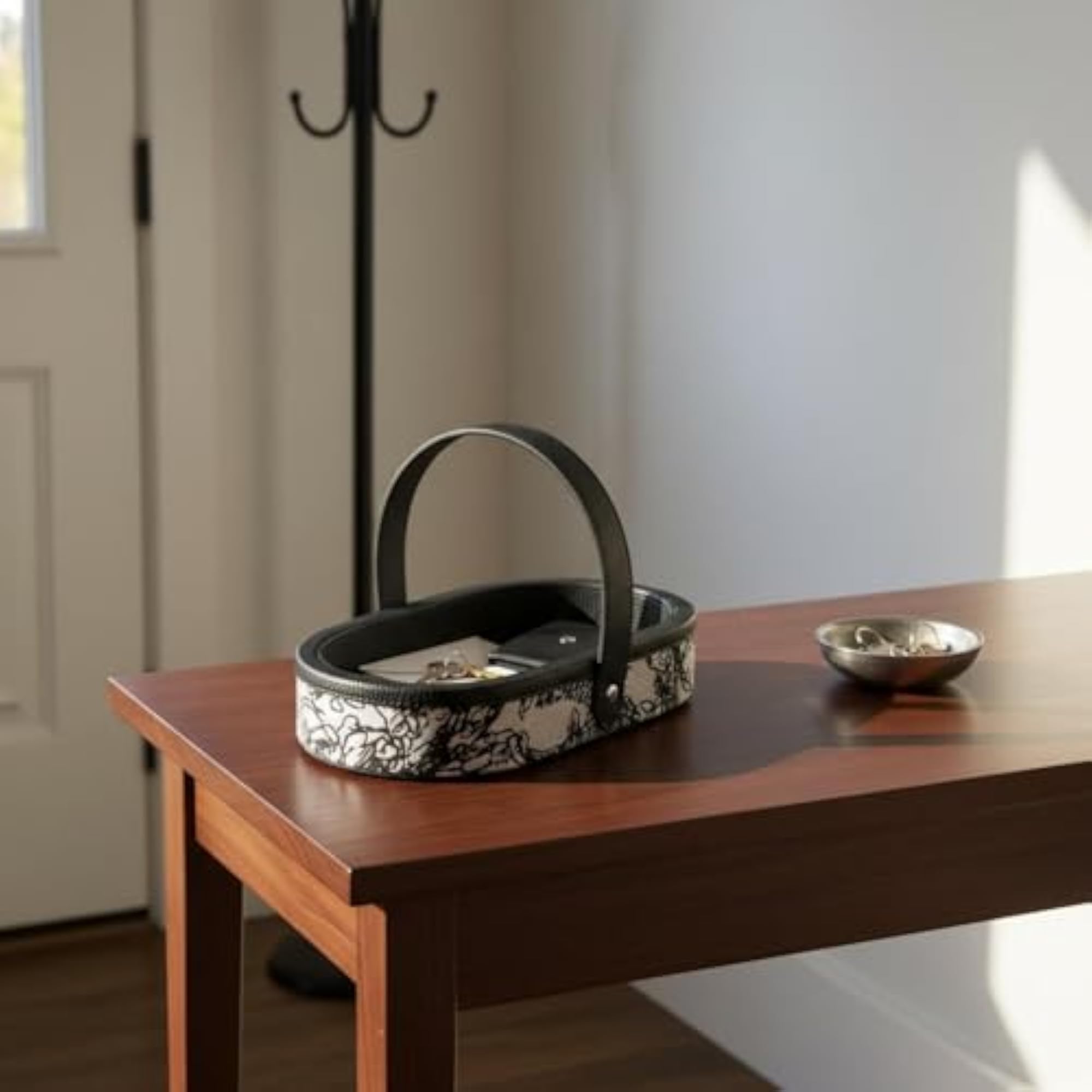 Decorative PU Leather Tray with Retro Design and Handle