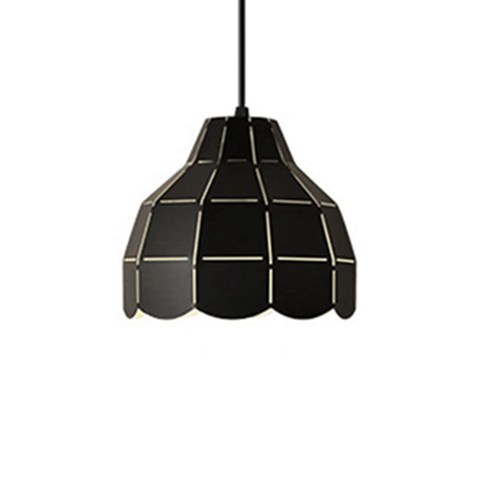 Lustre en métal creux noir et lampe suspendue design pour une déco moderne