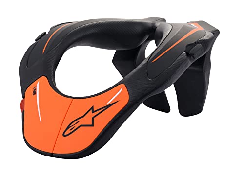 Progettato e sviluppato per una misura per la forma giovanile. Le prestazioni dei telai di polimero iniettato composito sono stato ampiamente testata in varie superfici di terreno e alle variazioni di temperatura. La struttura del telaio dal design ergonomico migliora il contatto con il casco quando un impatto - compresa la schiena che riposa il corpo allungato e bordo Petto per prevenire lesioni eccessiva torsione - fornendo una superficie stabile per canalizzare l'energia danno e pressione-impatto lontano dal collo e la parentesi graffa. Il profilo anatomico del telaio promuove il contatto positivo impatto del casco fornendo al contempo la ...