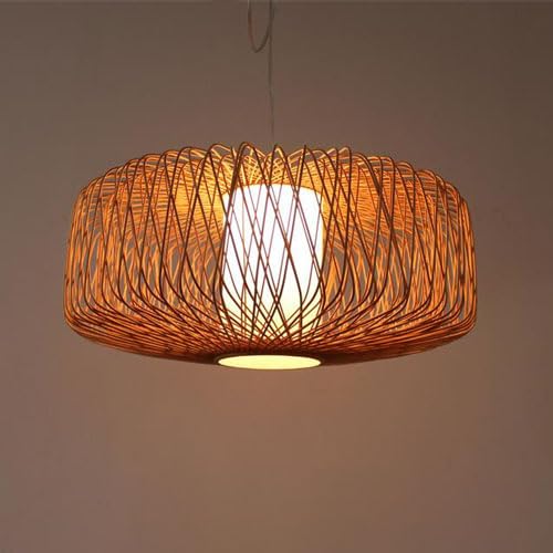 Lustre rotin et bambou tressé pour ambiance chaleureuse de bar