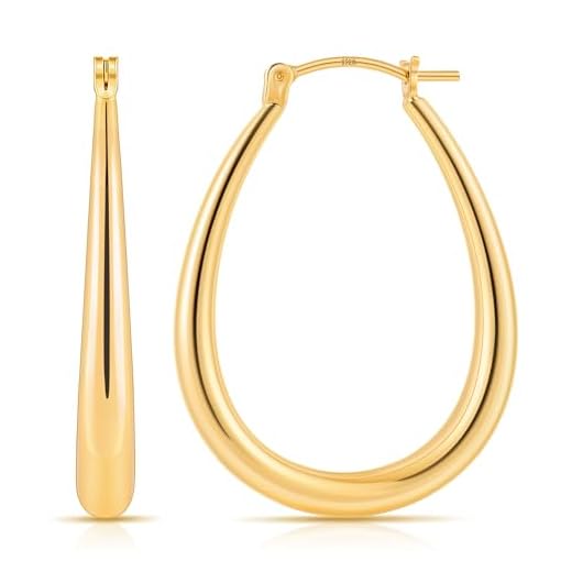 25 Cozy Winter Outfit Ideas for Women (Style Guide) Hoop Earrings