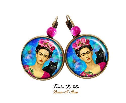 Boucles d'oreilles .Frida.Kahlo. et le chat artiste peintre bronze-n-roses cadeau dormeuses