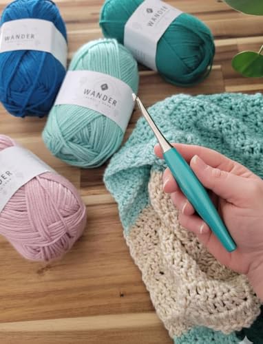 Image of Furls Crochet Hook, Odyssey Turquoise, Nickel Plated Tip for Effortless Glide, Ergonomic Handle Crochet Hooks 7 inch (Odyssey - Turquoise, D - 3.25MM)