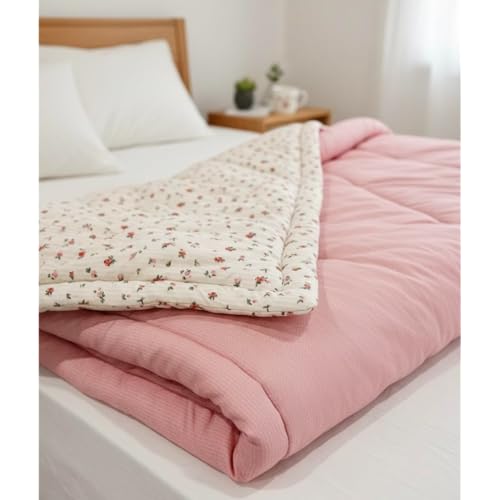 Image of Utopia Bedding Premium Ultrasonic Punch AC Comforter Blanket - Quilted Microfiber Floral Pattern, Lightweight Hypoallergenic All‑Season Blanket for Bedroom (228x228 Cm)
