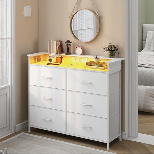 VEDECASA Cómoda con 6 cajones e iluminación LED, con 2 puertos USB y 2 tomas de corriente alterna, torre de almacenamiento con armario para dormitorio, salón y pasillo, marco de metal, tablero de