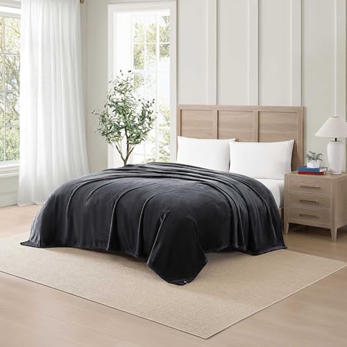 Tommy Hilfiger - Full/Queen Plush Blanket, Medium Weight Bedding for Year-Round Use, Perfect for Layering on Beds or Couches (Dark Grey)