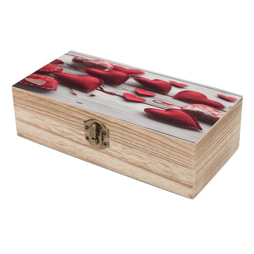 Coffre de rangement bois vintage artisanal aux détails cœurs