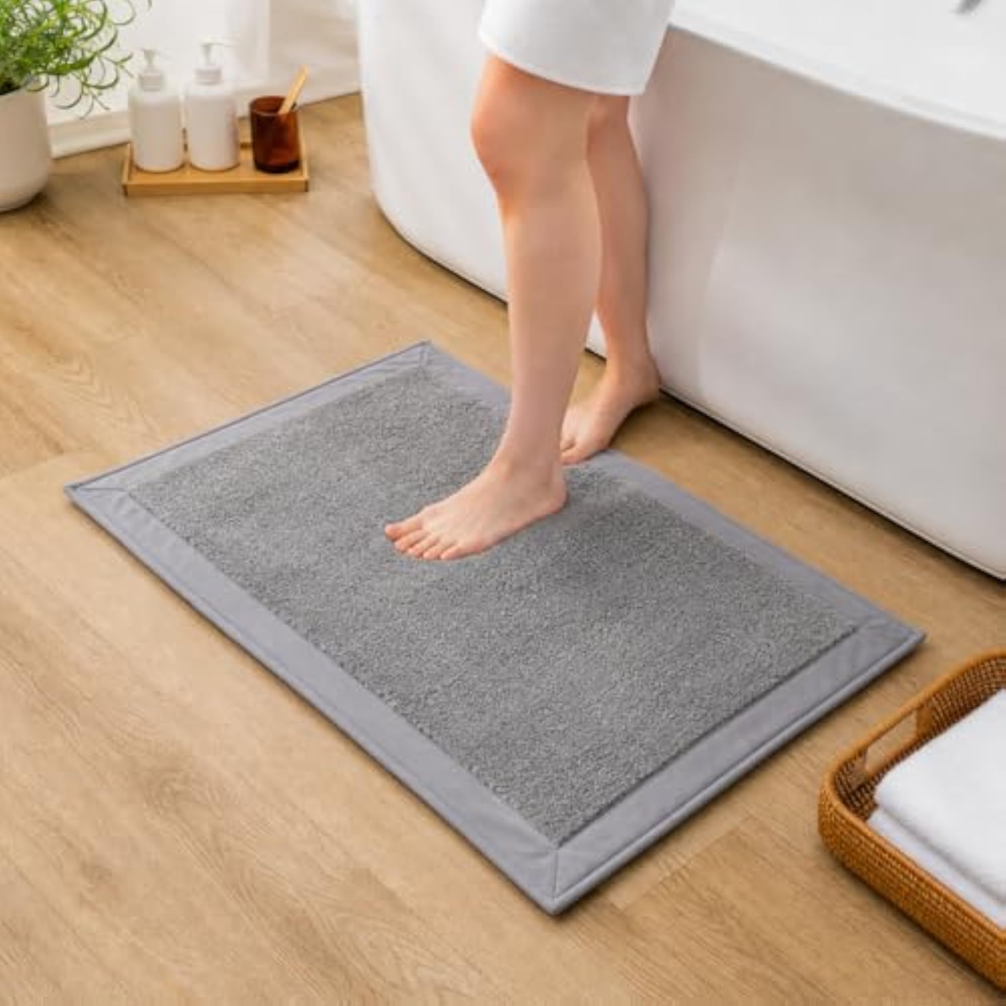 Ellington Collection Micro Bathmat, Non-Slip Rubber Backing