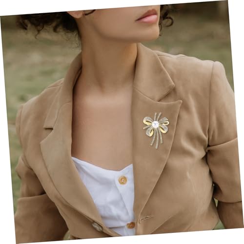 Broche épingle mariage et cérémonies accessoire en perles pour sublimer une tenue de cocktail