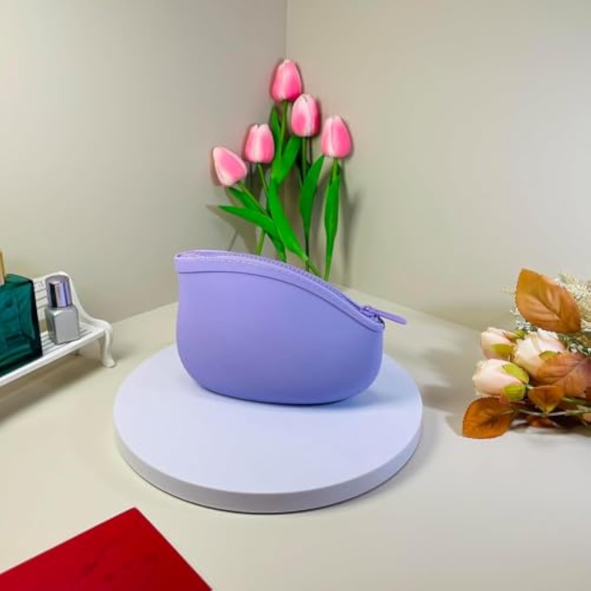 Curved Silicone Makeup Pouch for Women, Dustproof Holder