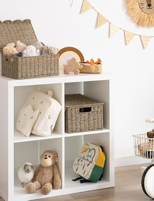 StorageWorks Wicker Storage Basket with Scalloped Edge Lid, Wicker Basket with Built-in Handles, Handwoven Seagrass Box for D¨¦cor, 13 L x 9 ? W x 6 H