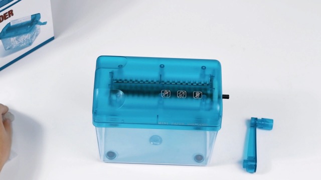 Amazon.com : JIKIOU Mini Hand Shredder Portable Paper Shredder
