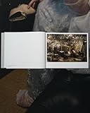 Zoom IMG-1 jeff wall photographs ediz italiana Zoom IMG-1 jeff wall photographs ediz italiana