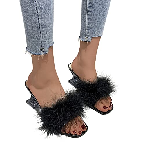 Mules plumes glisser avec talon bas clair et bout carré moderne