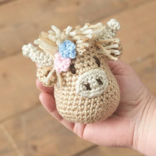 image for LEISURE ARTS Highland Cows Crochet Book – Delightful Crochet Amiguru