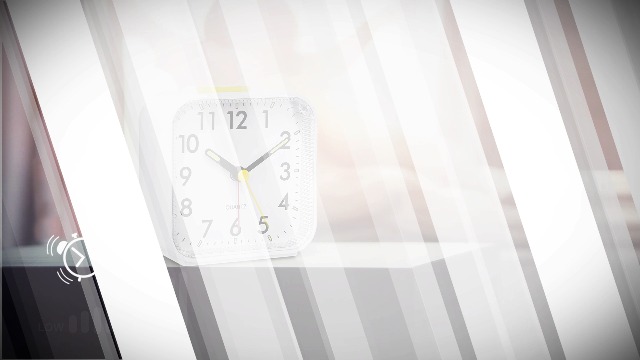 Silent Alarm Clocks Bedside Non Ticking Battery Powered Table Clocks Luminous Large Display Snooze Light Function for Bedroom Office