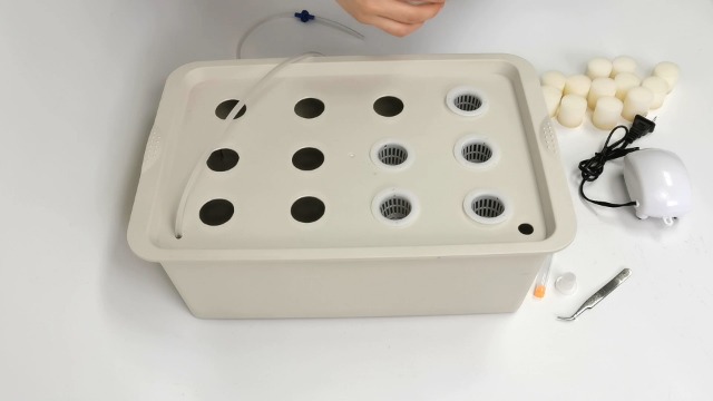 NATGAI Hydroponic System Growing Kit with Air Pump 12 Holes Soilless Cultivation Grow Box Garden Cabinet Box for Herbs, Lettuce, Vegetables