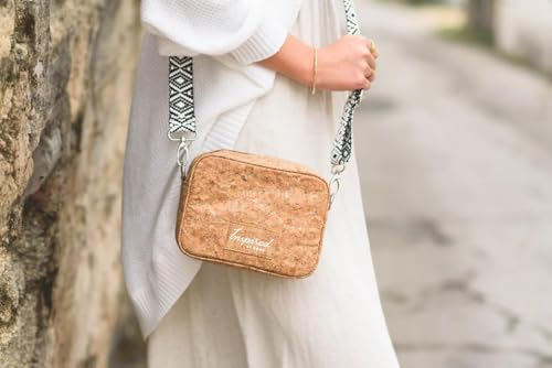 Anastasia Cork Small Crossbody Bag – Natural Vegan Purse, Adjustable Strap, Sustainable Handbag for Women3