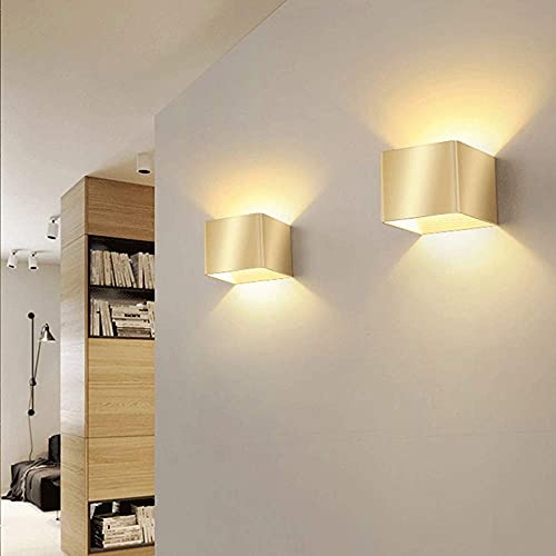 Lámpara de pared dorada para iluminar y decorar salones modernos 4