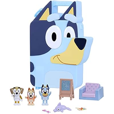 Bluey Deluxe Play & Go Toy Carrying Case, Portable Kids Toy Organizer with Play Mat, 3, 2.5 Figurines, and 6 Accessories, Small Toys for Kids Ages 3+