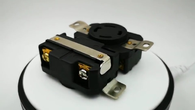Nema L15-30R 30A 250V 3 Pole 4 Wire Industrial Grade Locking