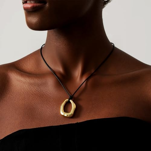 Boho Pendant Necklace for Women Chunky Gold Statement Necklaces Big Circle Black Necklace Cord Gold Charm Leather Western Necklacess for Women Trendy Jewelry Christmas Gifts Stocking Stuffers2