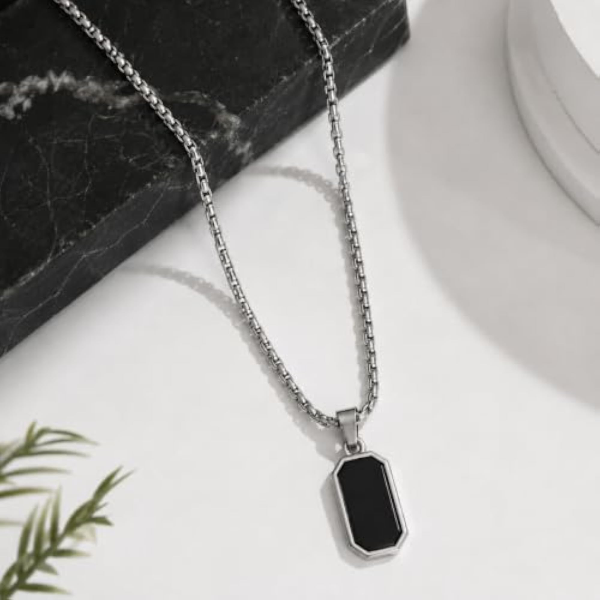 Men's Stylish Silver Chain Necklace with Bar Pendant