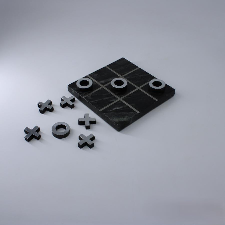 La Maison Store Gioco da Tavola Tris in Marmo Nero, Base in Cristallo Acrilico, 15x15 cm, Unisex Adulto, Pedine X e O in Contrasto