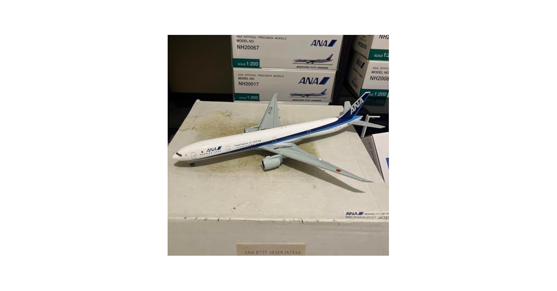 Amazon.co.jp: ANA ボーイング777-300ER 1/200 飛行機模型 : ホビー