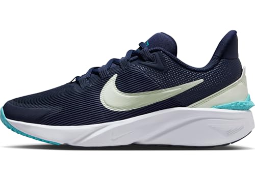 Nike Star Runner 4 pour la cour de récréation et les cours de sport enfant
