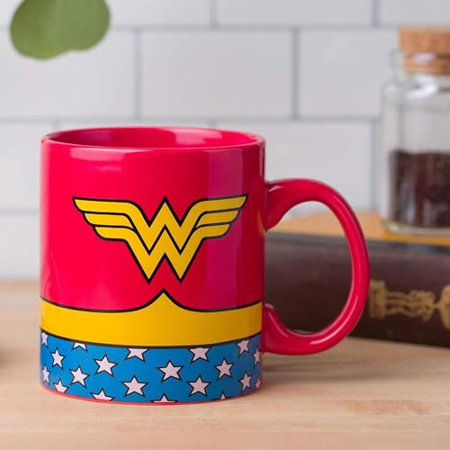 Silver Buffalo WW0134 Dc Comics Wonder Woman Uniform Jumbo Ceramic Mug thumb #2