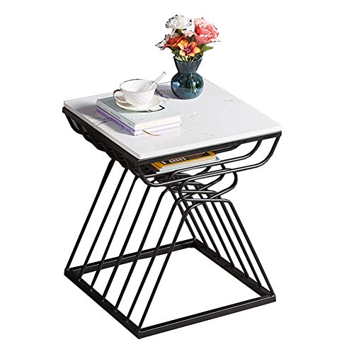 Table de chevet en fer forgé noir et marbre pour optimiser votre salon