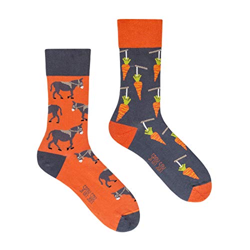 Spox Sox Casual Unisex für Damen und Herren lustige mehrfarbige bunte verrückte unterschiedliche gemusterte Socken für Individualisten Gr. 44-46 Esel und Karotte