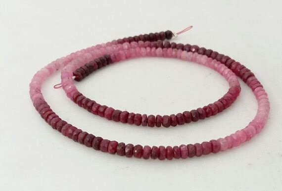 Perles en rubis véritable taillées pour réparer ou enfiler un collier de pierres sans défaut