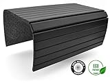 FUNKTION: Das FLEXTRAY macht Deine Armlehne zur praktischen Sofa-Ablage für ein Getränk, Snacks oder dein Handy. Einzelne Holzlatten, verbunden durch ein rutschfestes Fließ an der Unterseite, machen das Sofatablett zu einer flexiblen Matte, egal wie breit die Lehne deiner Couch ist.