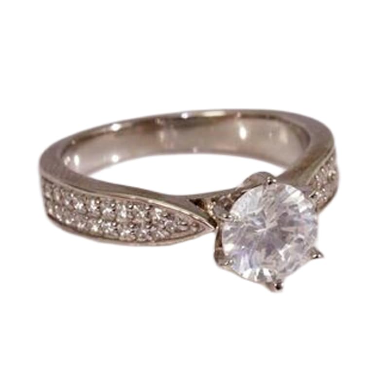 Bague imposante en argent 925 de prestige ornée de diamants pavés étincelants