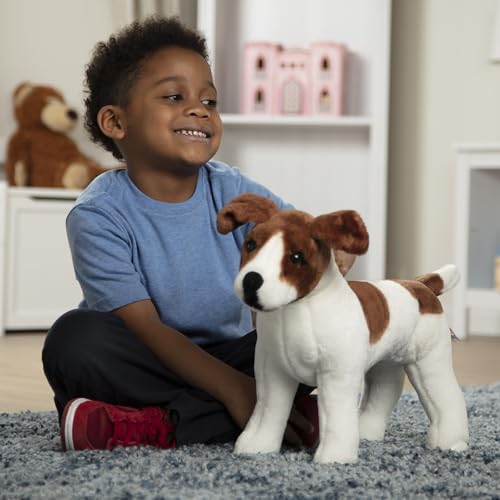 Melissa & Doug - Jack Russell Kuscheltier, Plüschhund groß ca. 30 cm, Plüschtier Terrier, Für Kinder ab 3 Jahren